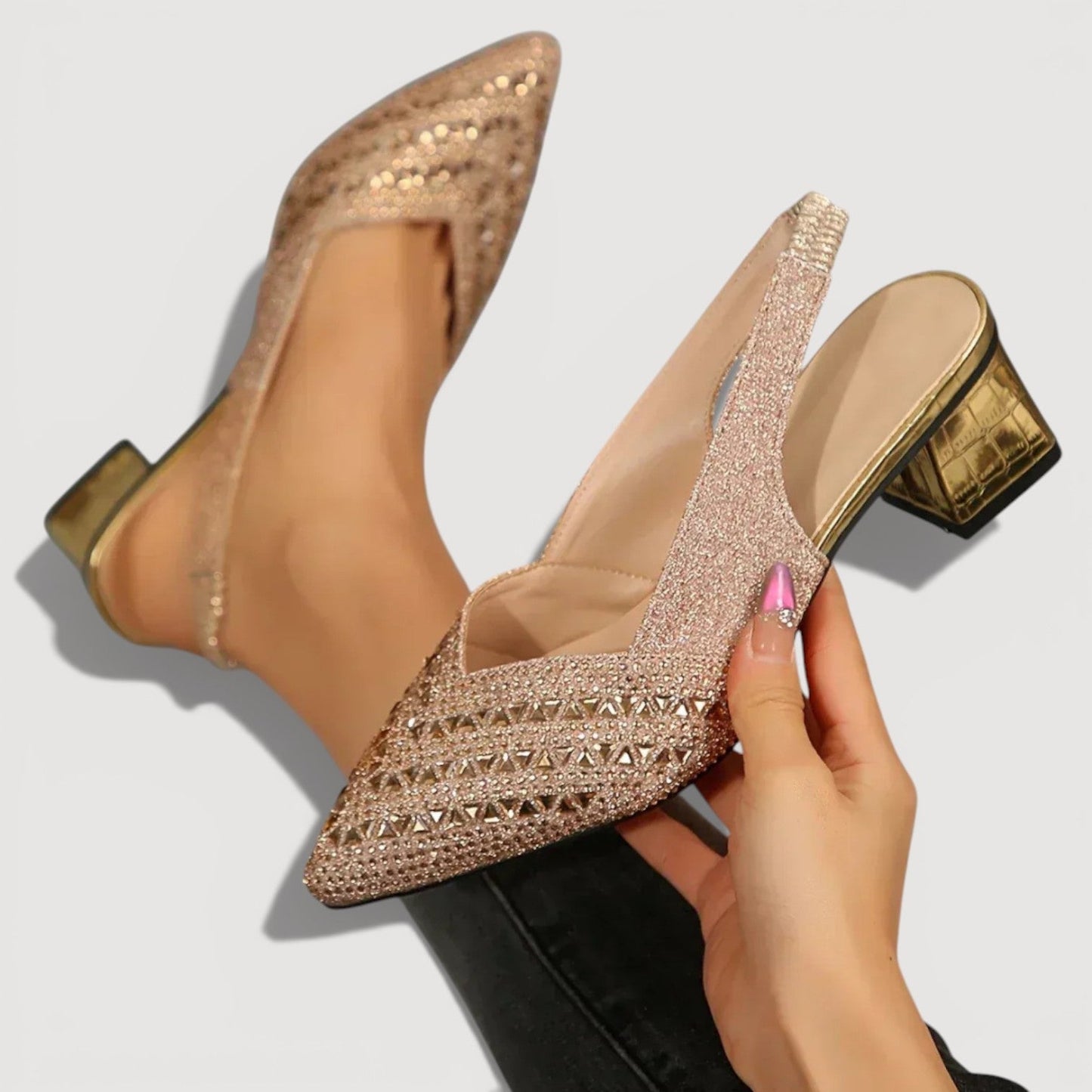 Pantofi Slingback Momount Damă – Strasuri, Vârf Ascuțit, Toc Bloc Mic, V-Cut