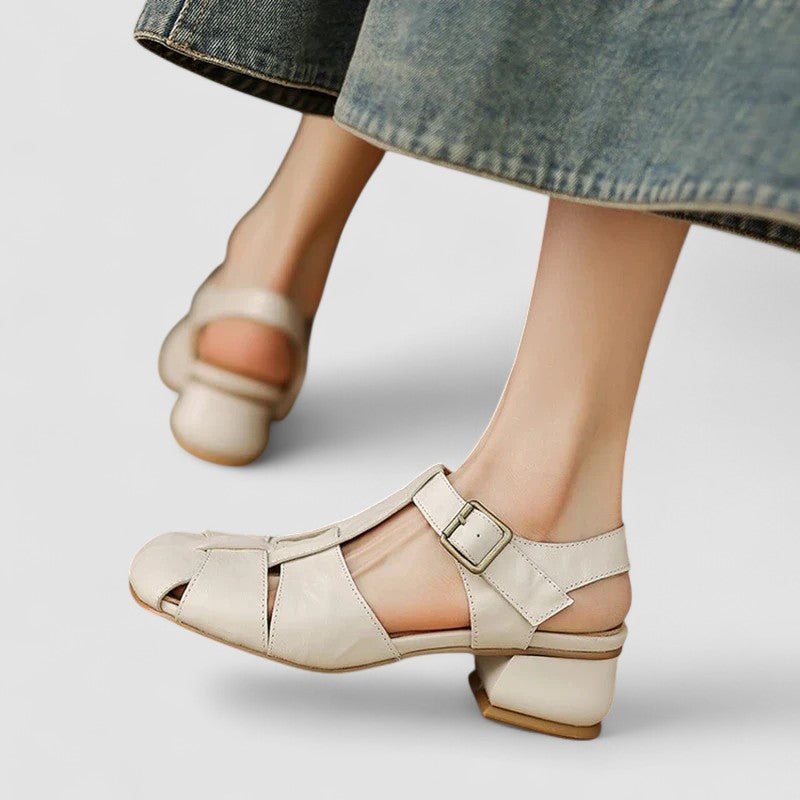 Arabella | Sandale din Piele cu Cataramă Vintage și Toc Bloc