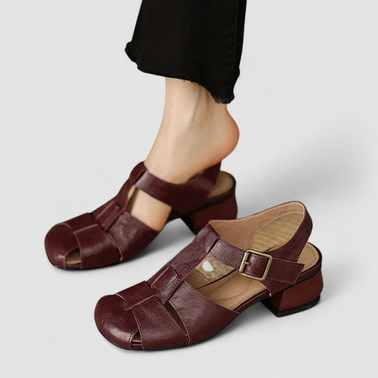Arabella | Sandale din Piele cu Cataramă Vintage și Toc Bloc