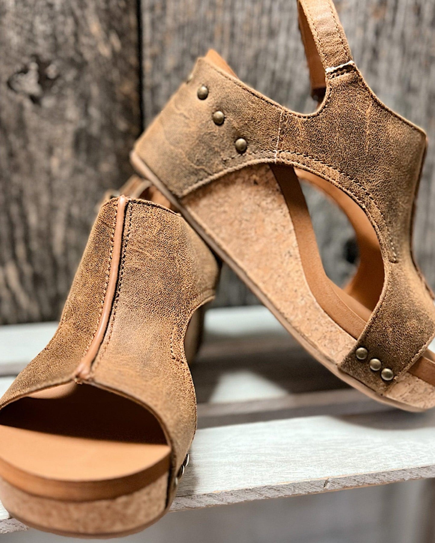 Sandale Wedge Momount Damă – Piele Patinată, Platformă din Plută, Slingback