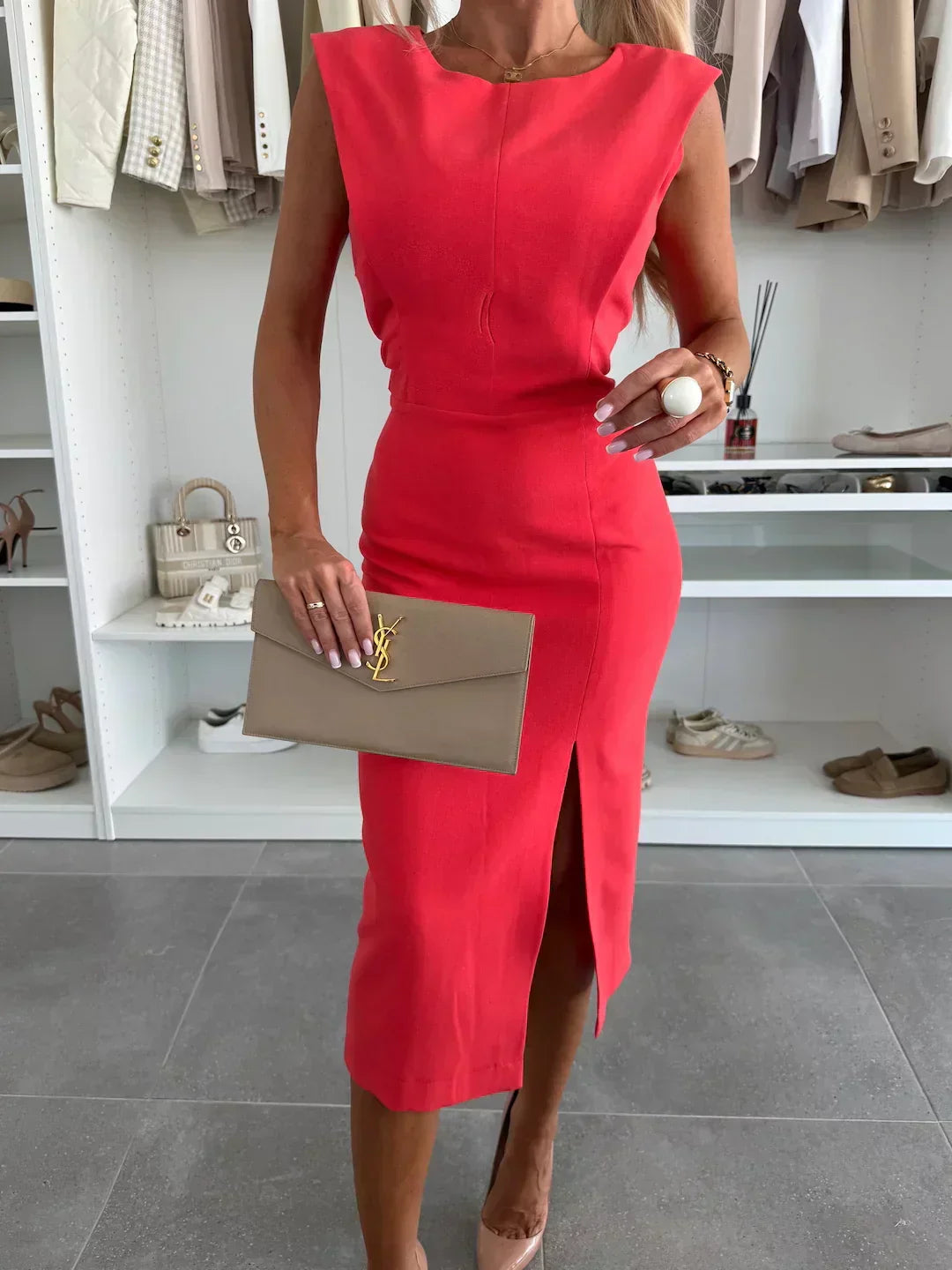 Serenella | Rochie Midi Bodycon Eleganta cu Decolteu Rotund și Despicătură Laterală