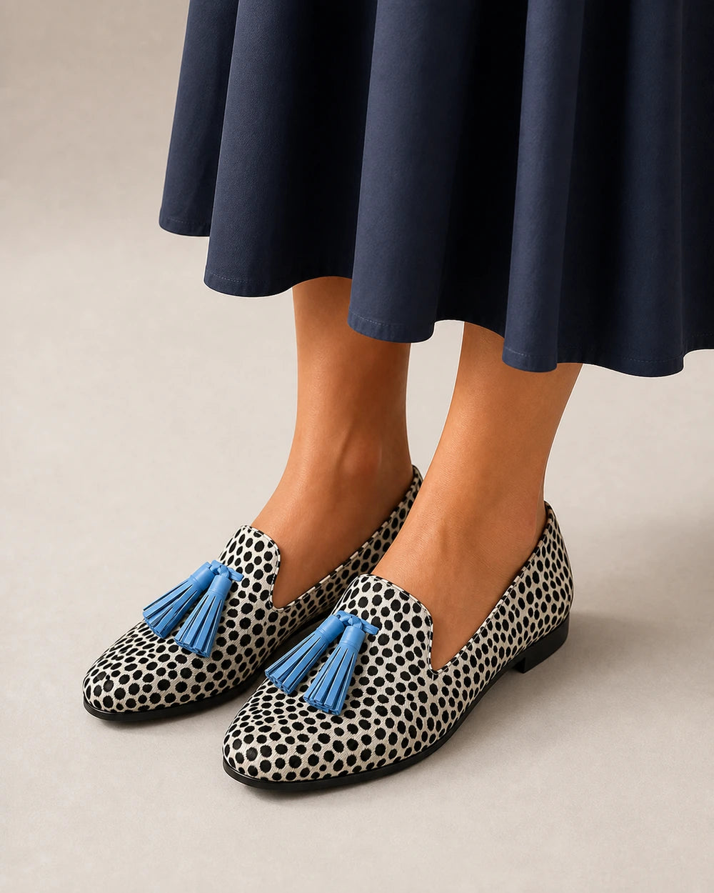 Mocasini animal print de damă cu ciucuri albaștri — imagine de produs 8