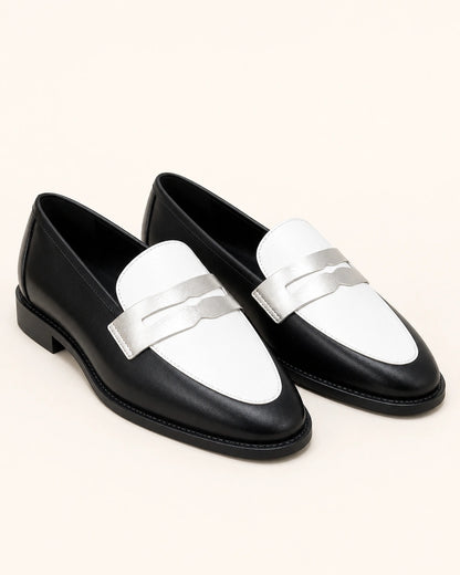 Mocasini alb-negru de damă cu baretă argintie — imagine de produs 9