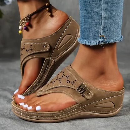Sandale Wedge Ortopedice Momount Damă – Negre Tăiate Laser, Thong de Vară