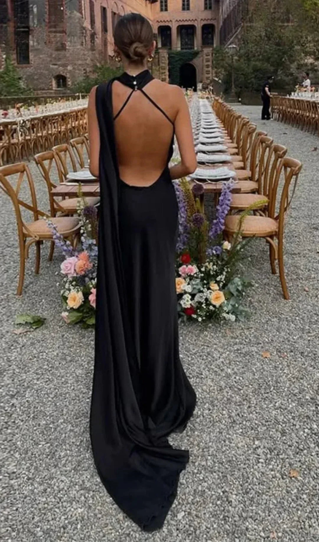 Ottavia | Rochie Maxi de Seară din Satin Drapat pe Un Umăr cu Cape