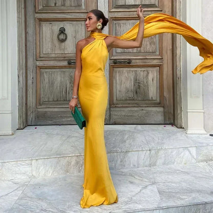 Ottavia | Rochie Maxi de Seară din Satin Drapat pe Un Umăr cu Cape