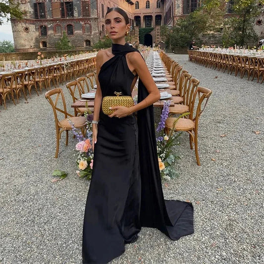 Ottavia | Rochie Maxi de Seară din Satin Drapat pe Un Umăr cu Cape