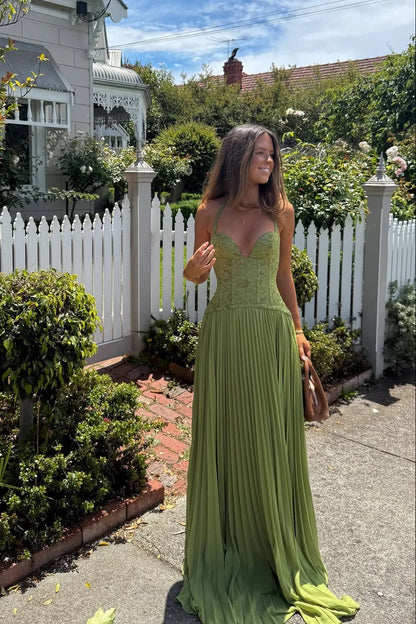 Cosima | Rochie Maxi Elegantă de Seară din Satin pe Un Umăr cu Cape
