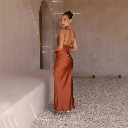 Calliope | Rochie Maxi Eleganta de Seară din Satin cu Decolteu Cowl, Croială Bias