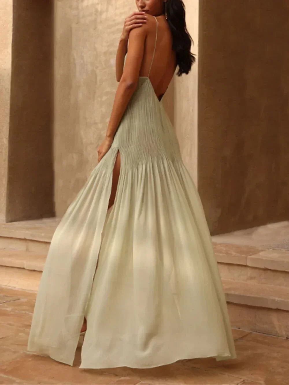 Fioralba | Rochie Maxi din Satin Brodată cu Decolteu Inimă și Crăpătură de Seară