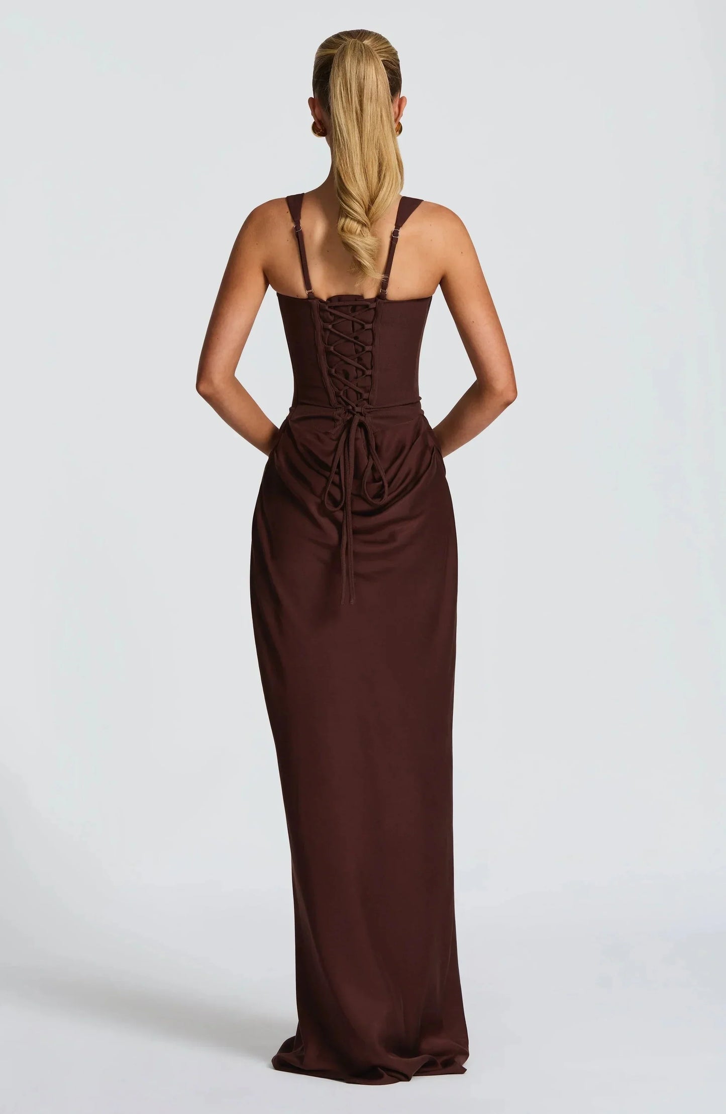 Galatea | Rochie Maxi Bodycon Elegantă din Satin cu Decolteu Pătrat și Spate Gol